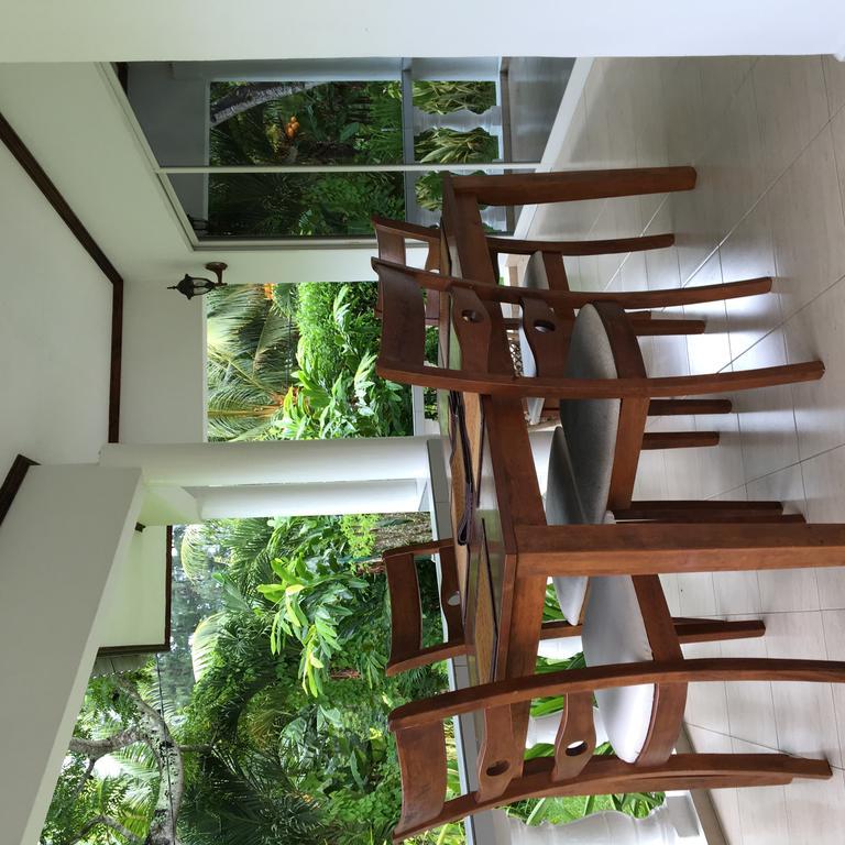 Skyblue Guesthouse - Self Catering Baie Sainte Anne Bagian luar foto